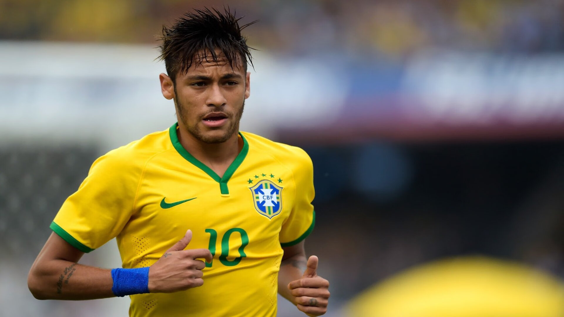 欧冠“幕后英雄”揭秘:那些默默付出的队医、理疗师